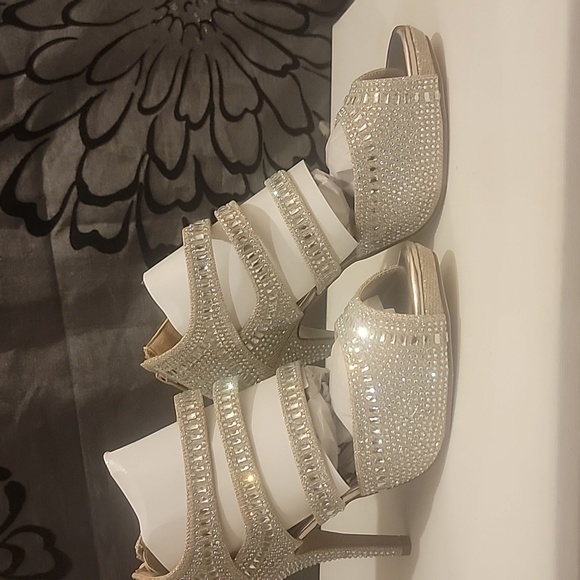 High Heels - Picture 2 of 4